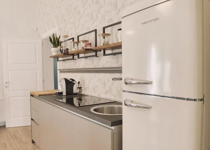 Adele E Il Duca ليتشي